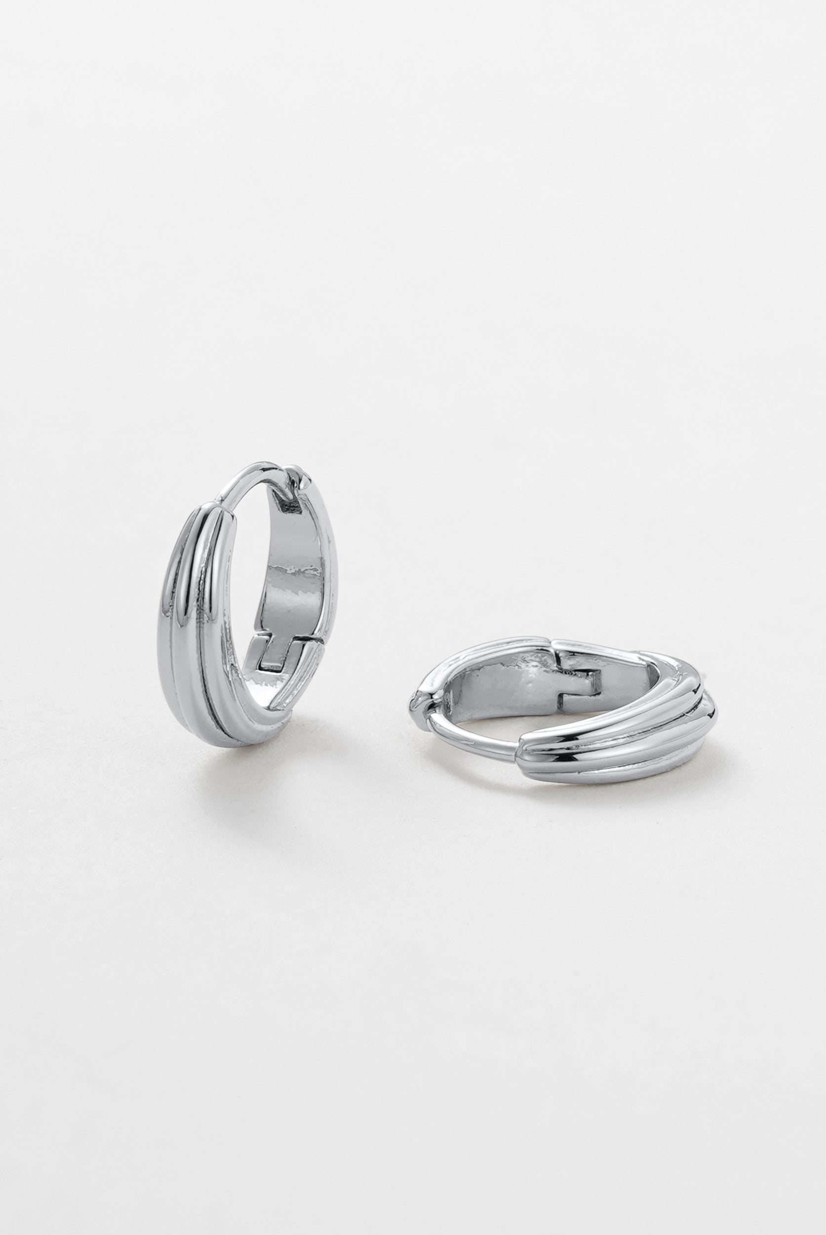 Paris Huggie - Silver