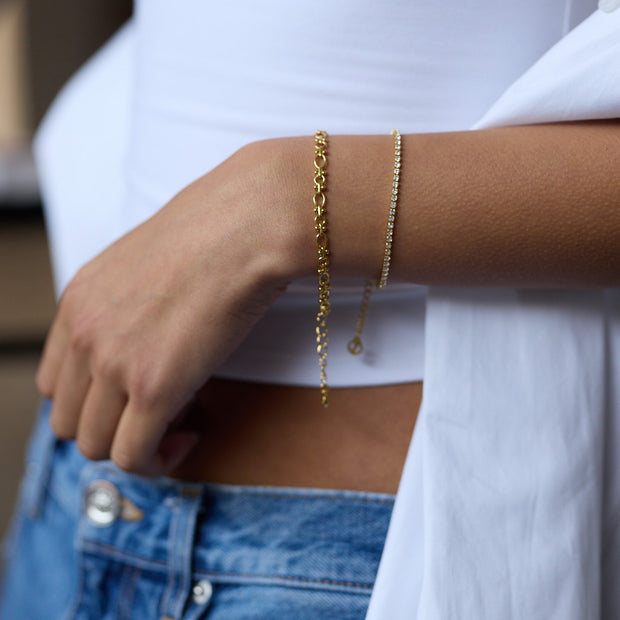 How to Wear Bracelets with Your Everyday Outfits