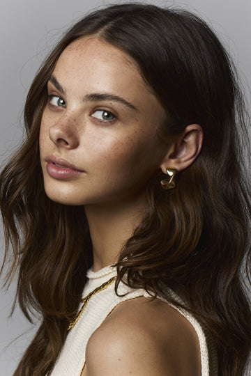 How to Style Hoop Earrings: A Guide for Every Occasion