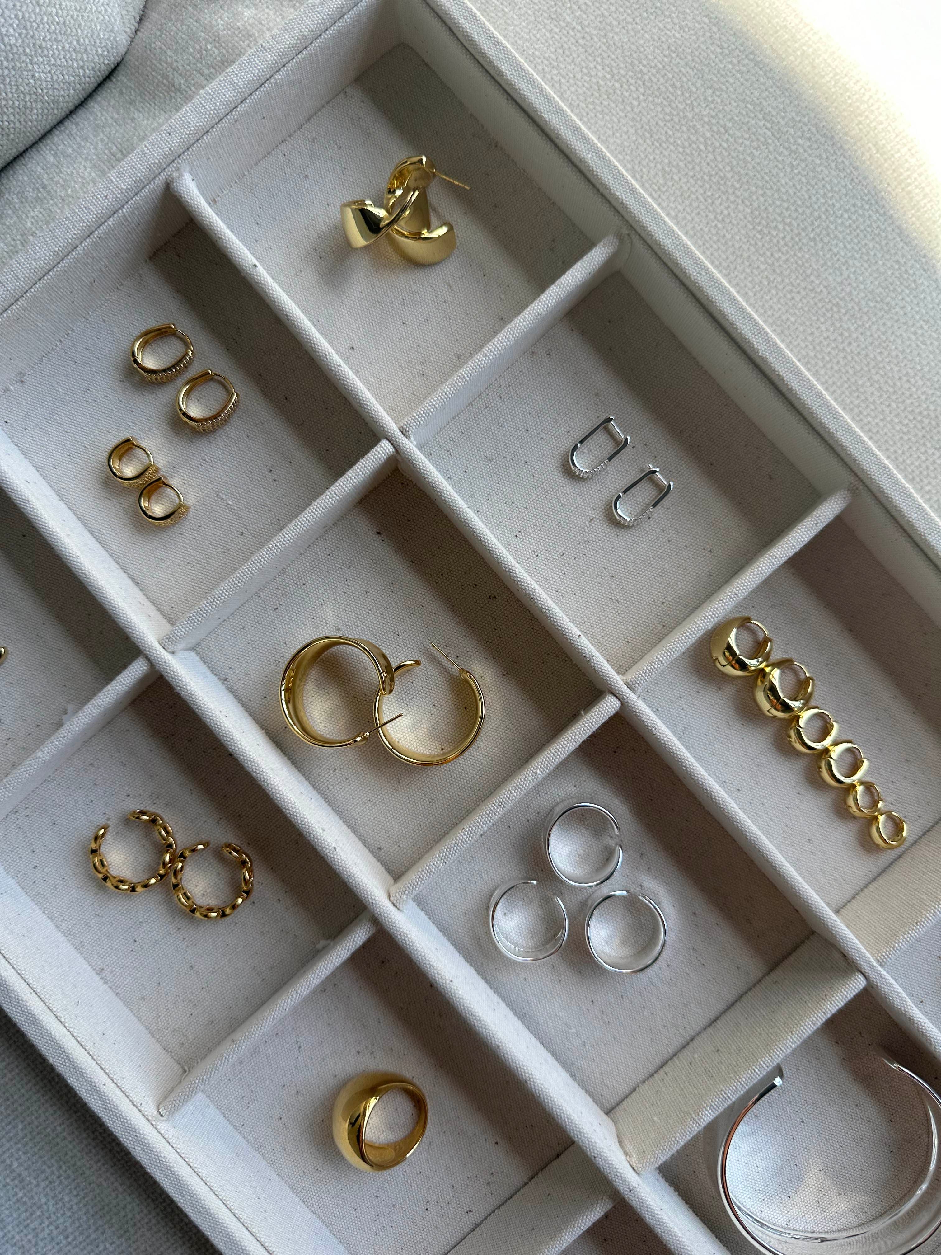 Easy Ways to Style Hoop Earrings for a Weekend Night Out
