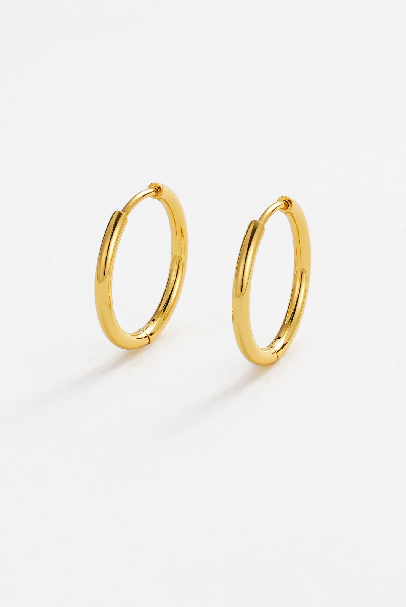 Delilah Hoop Medium - Gold