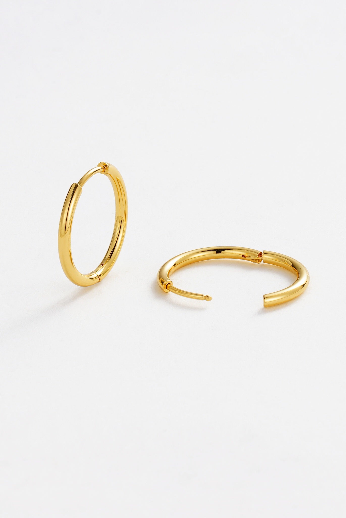 Delilah Hoop Medium - Gold