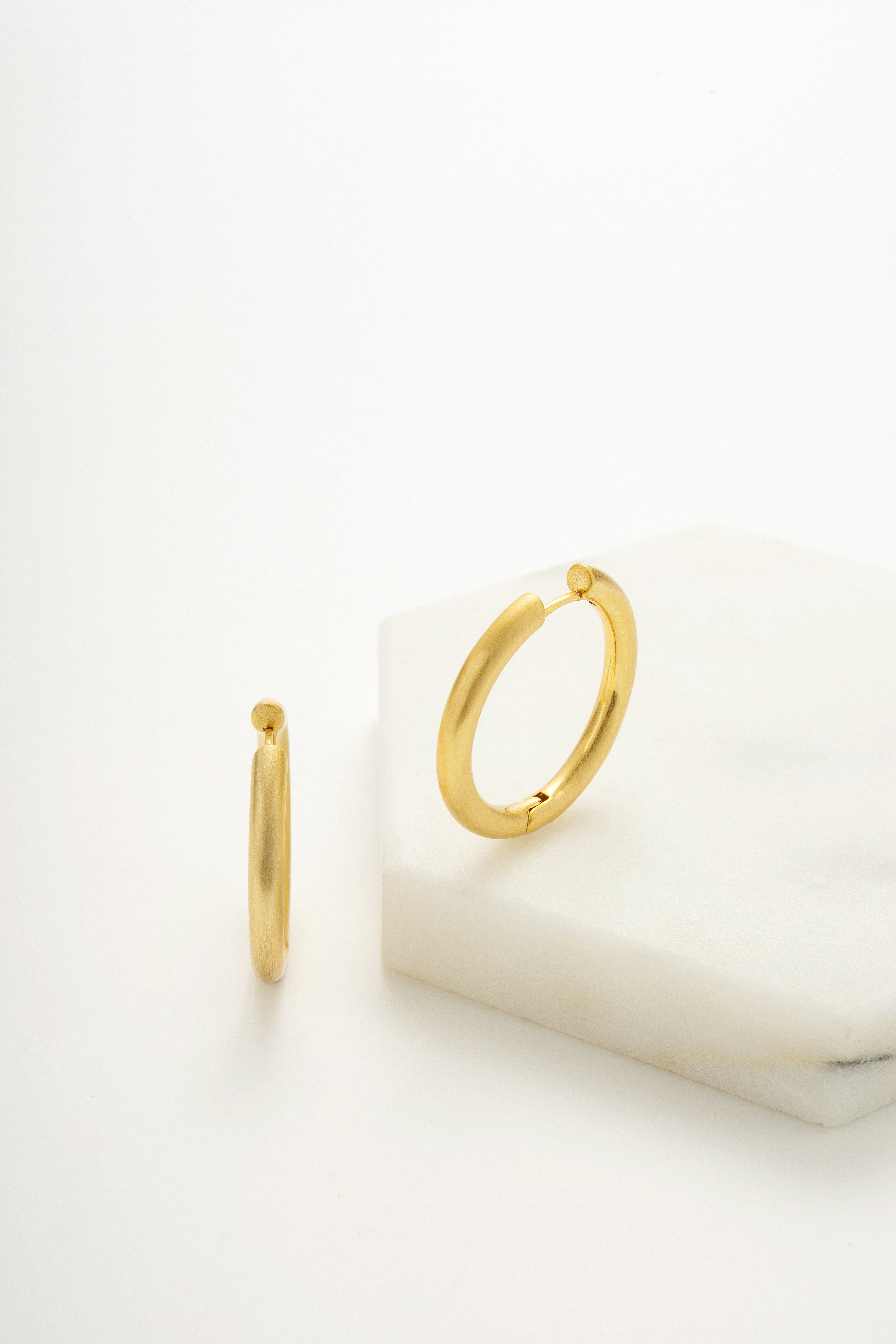 Kendall Brushed Hoop - Large / Gold