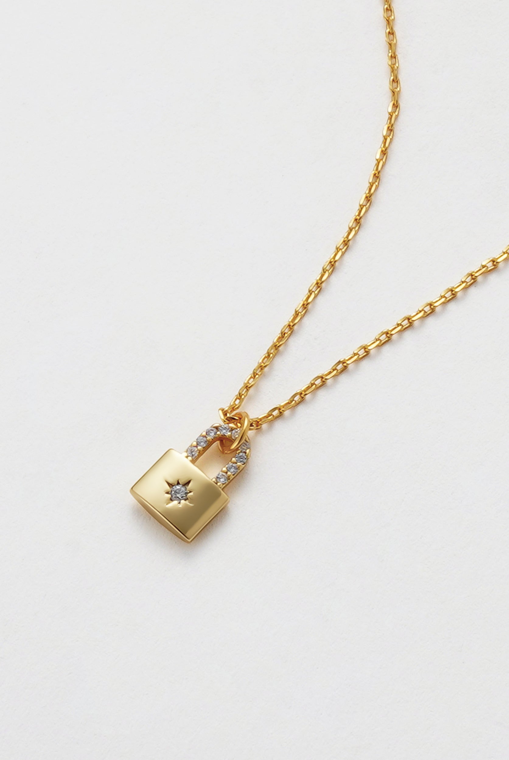 Locket Mini Necklace - Gold
