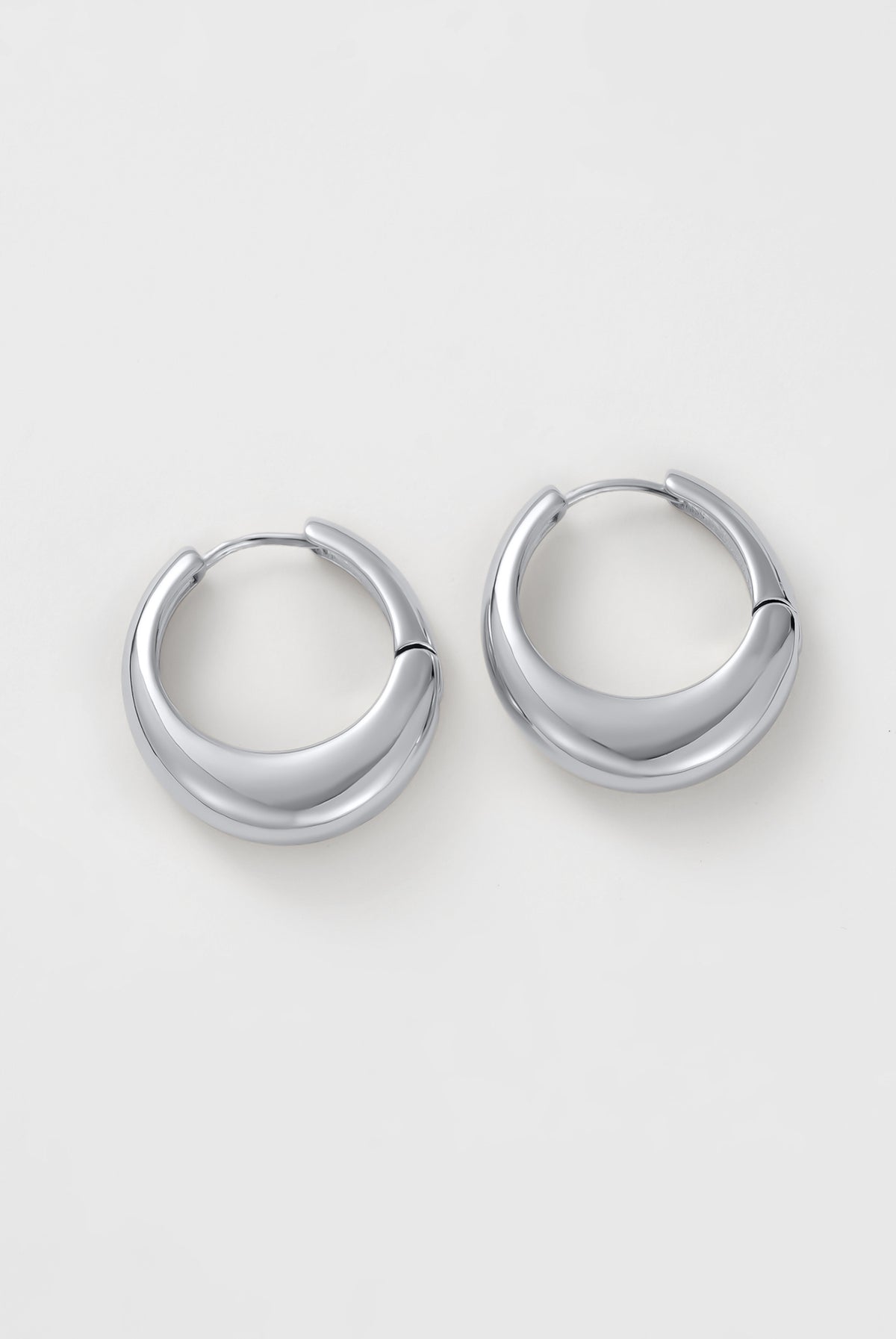 Silver Cleo Hoop Large — Zafino Australia (3 of 5)