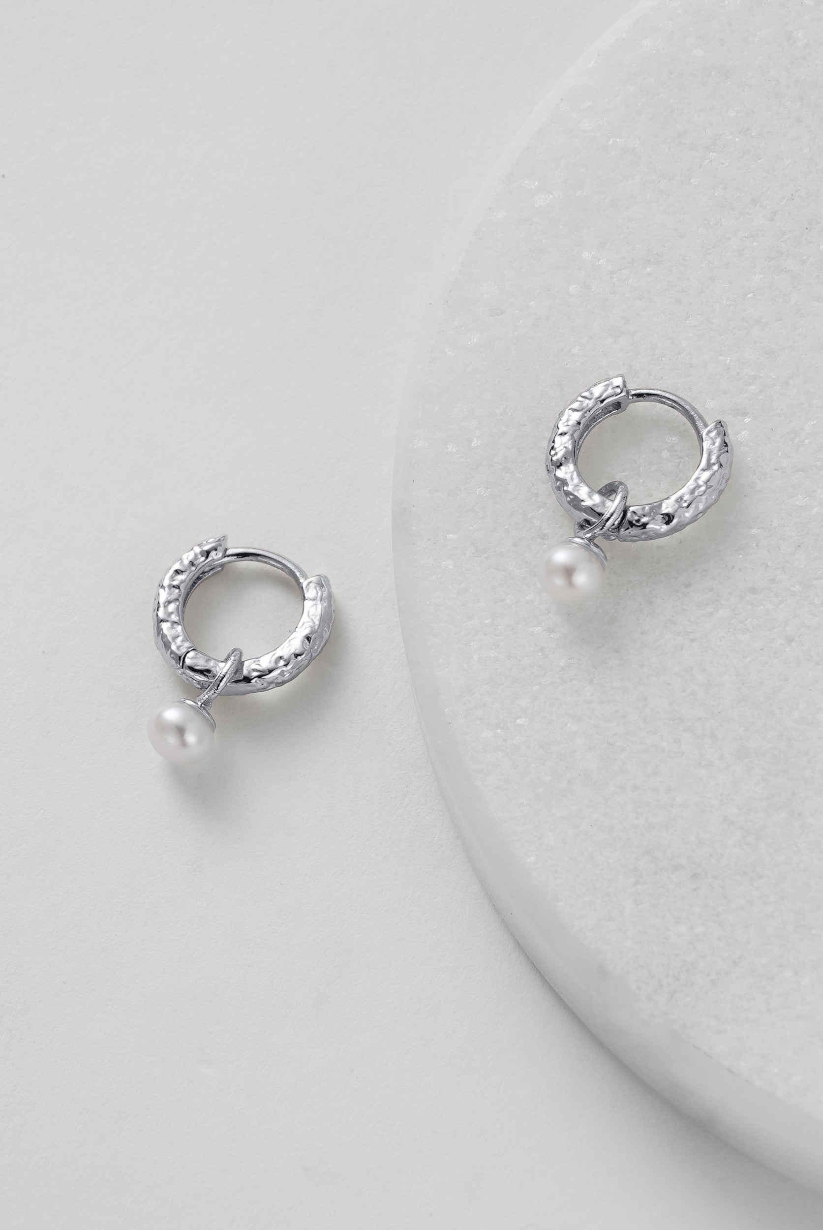 Emery Earring - Pearl / Silver