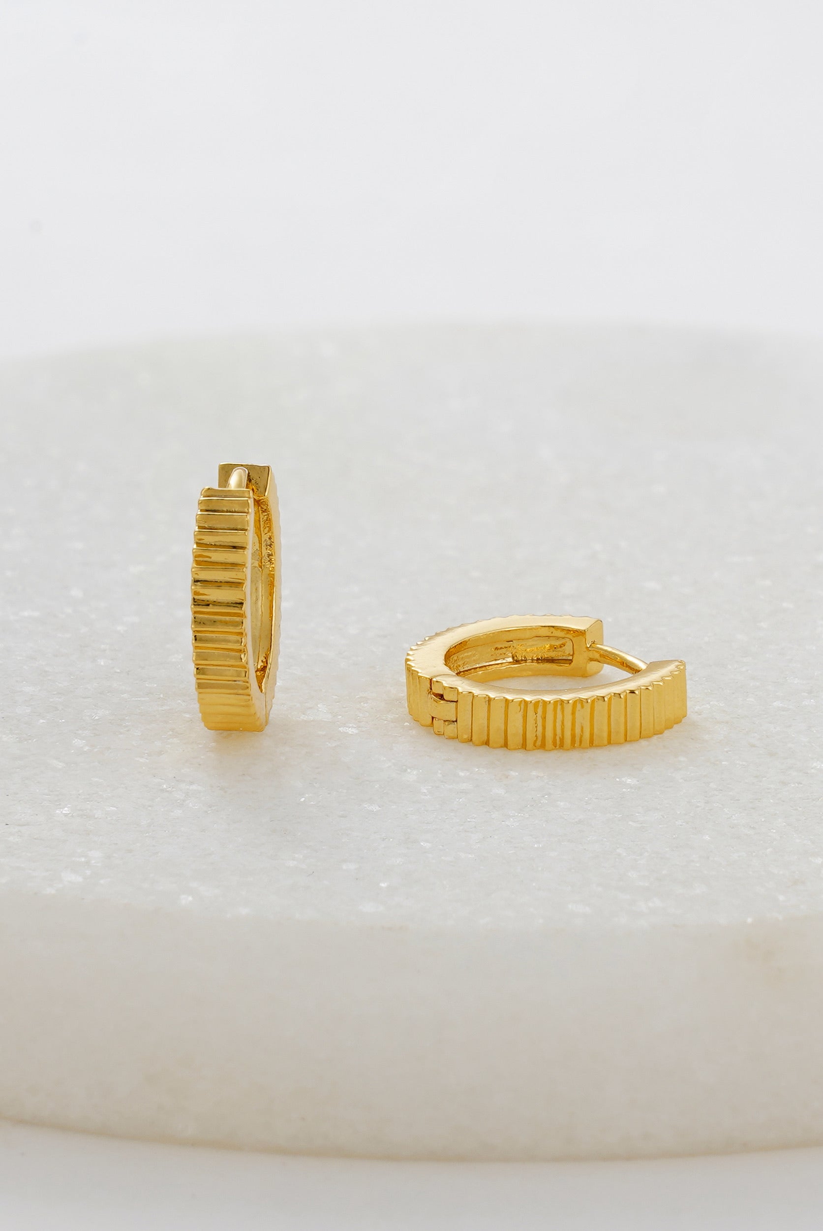 Willow Huggie - Gold