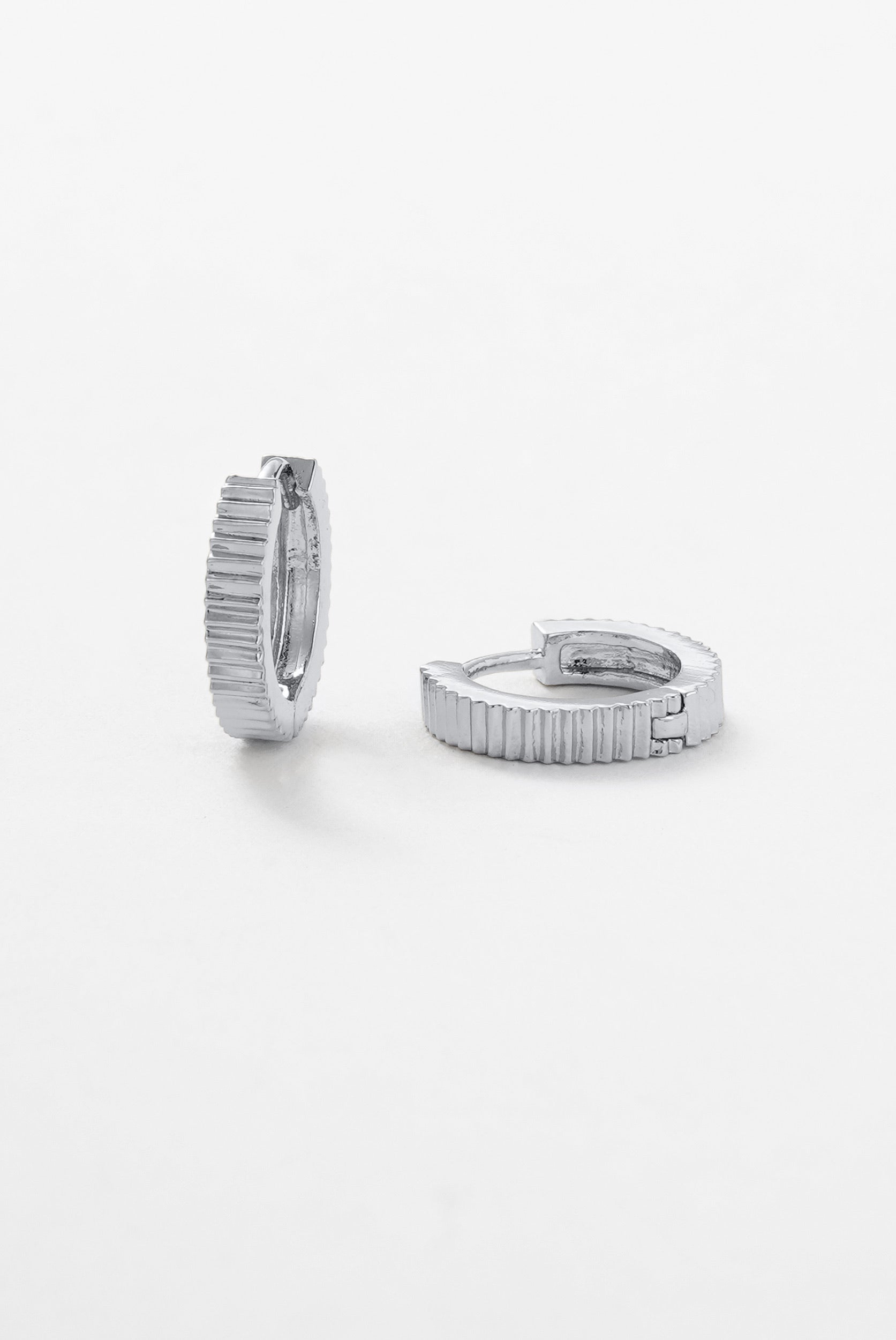 Willow Huggie - Silver