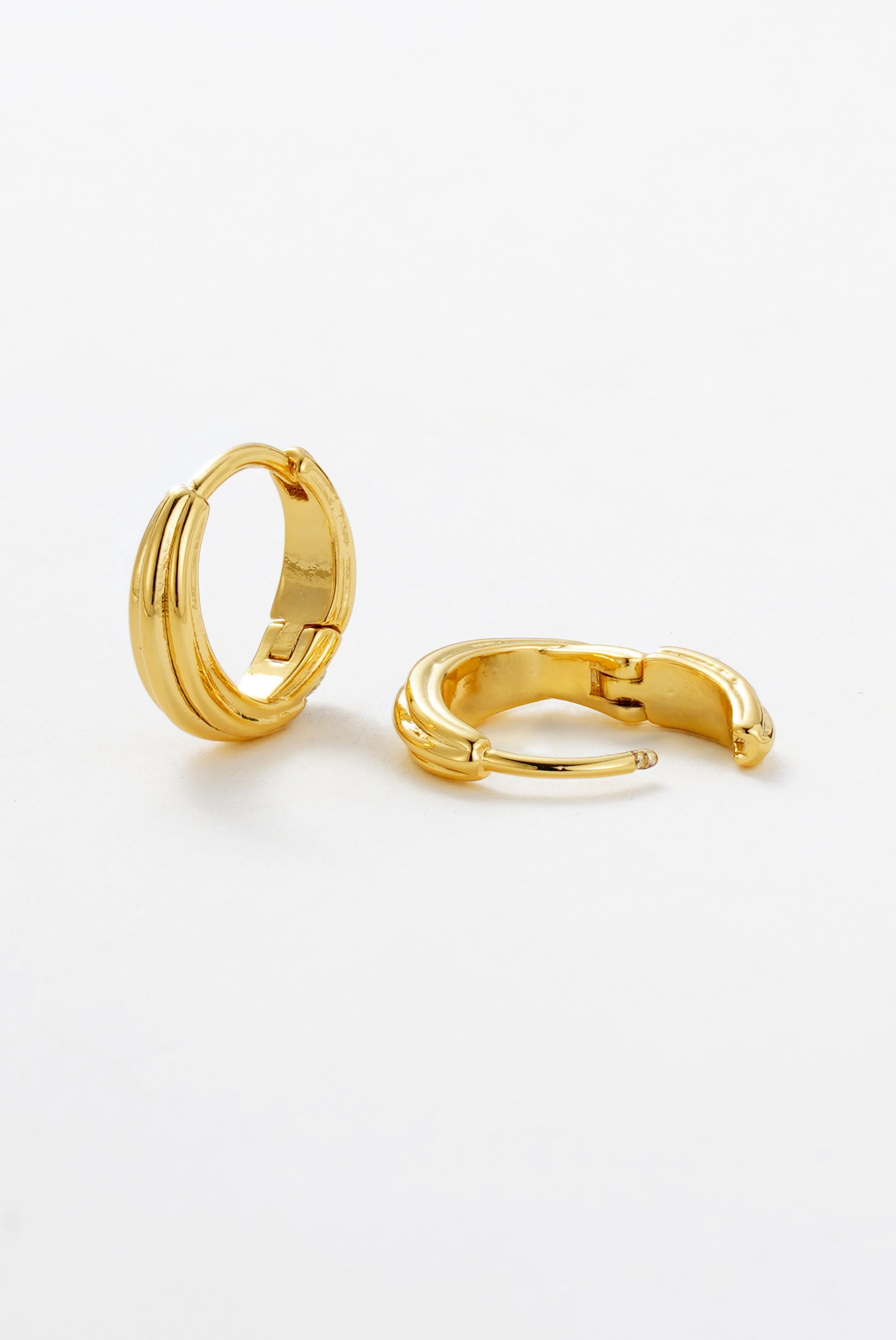 Paris Huggie - Gold