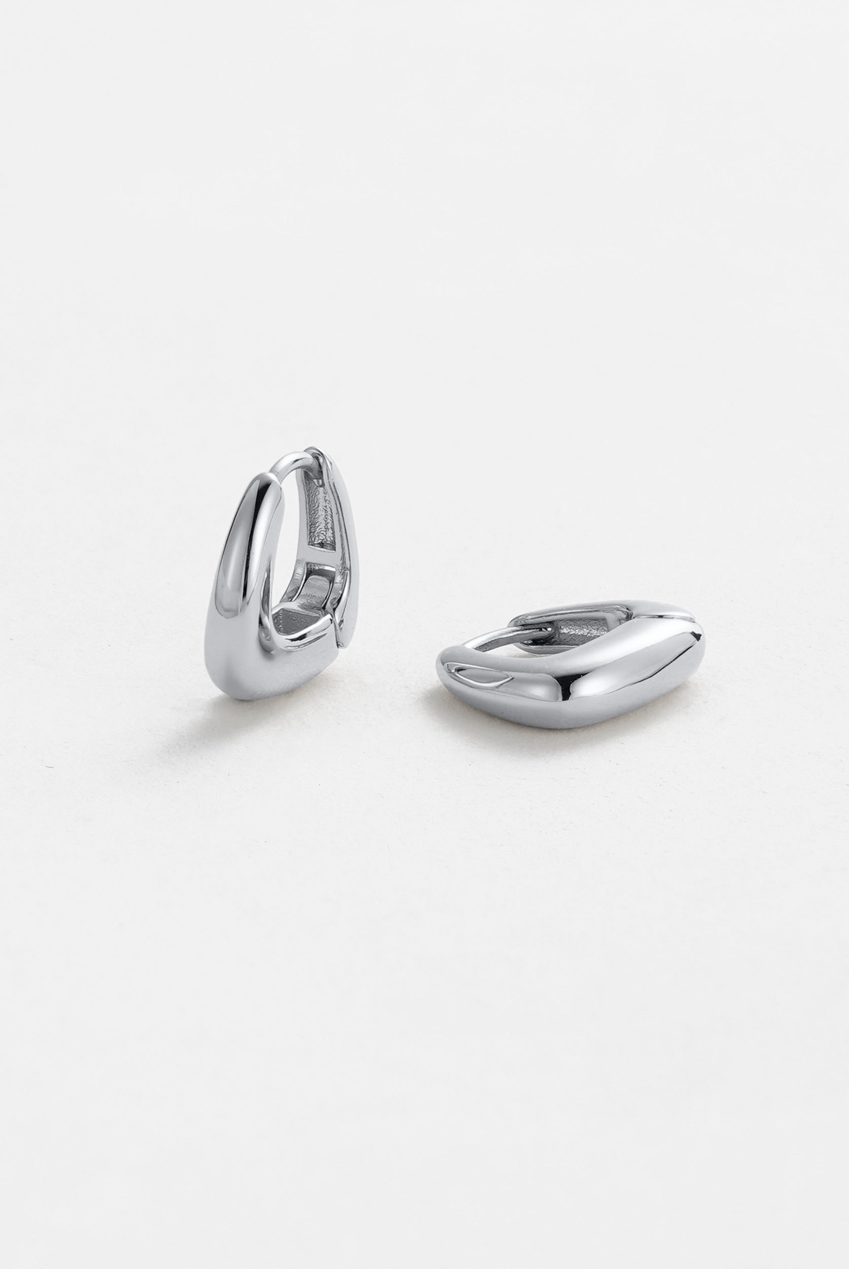 Neve Huggie - Silver