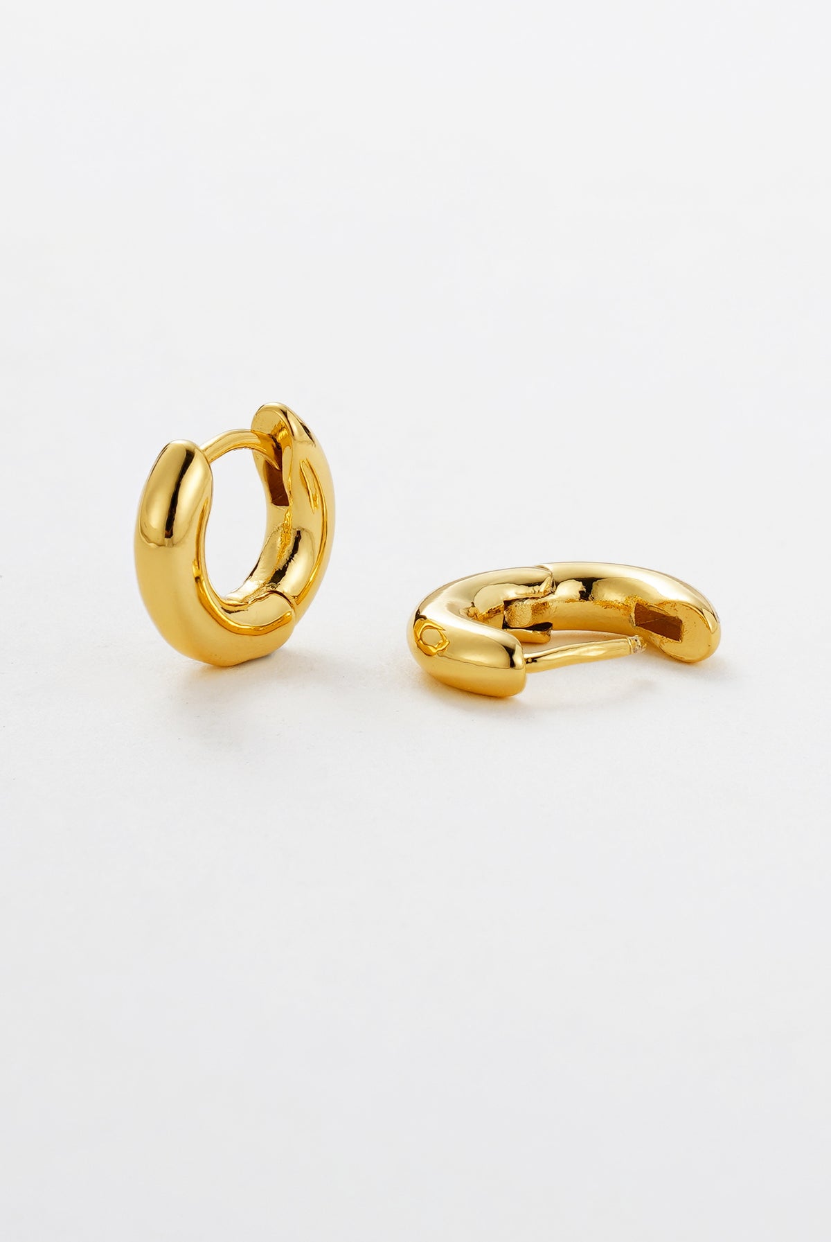 Gold Kendall Huggie — Zafino Australia (3 of 4)