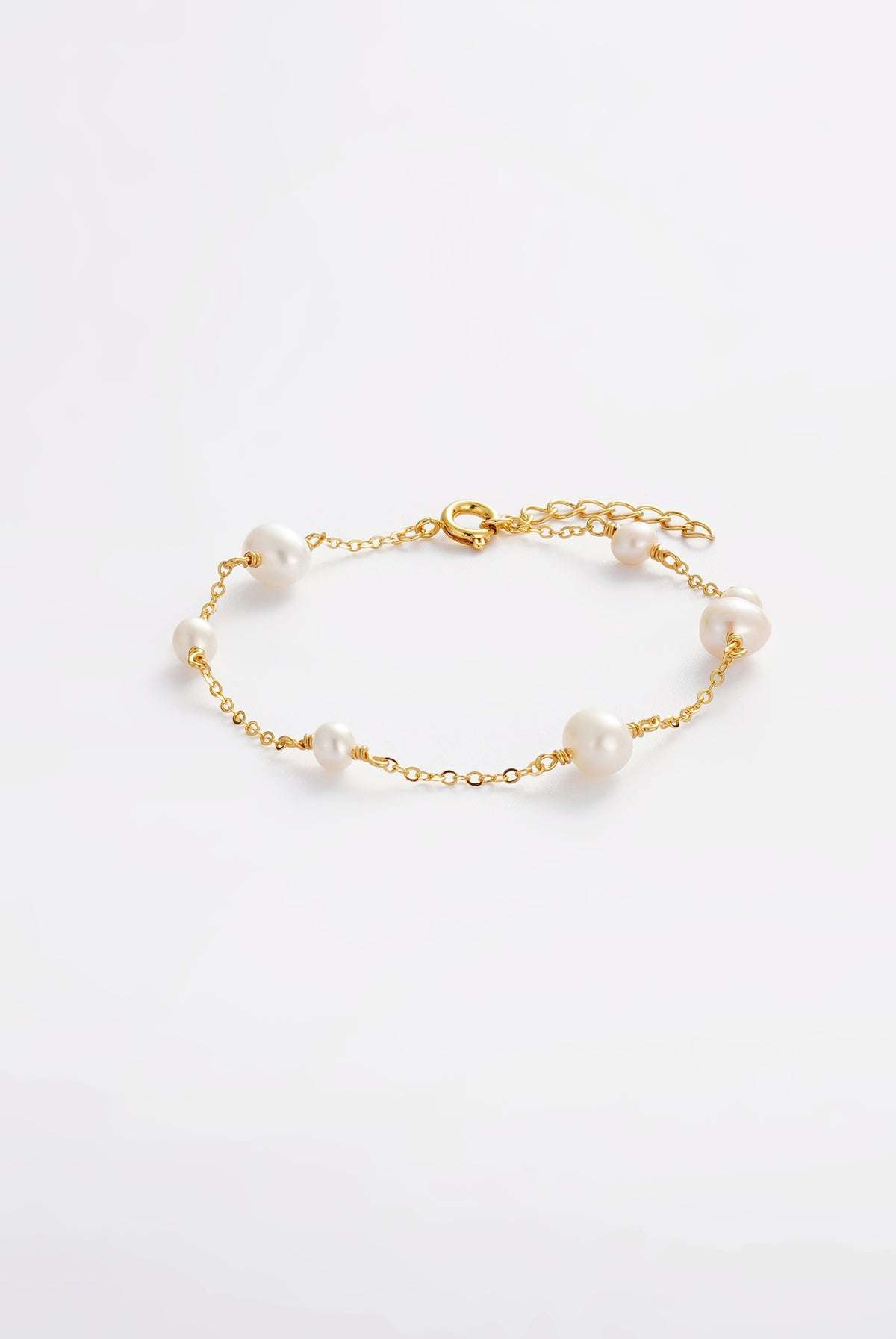 Gold Luna Pearl Bracelet — Zafino Australia (1 of 4)