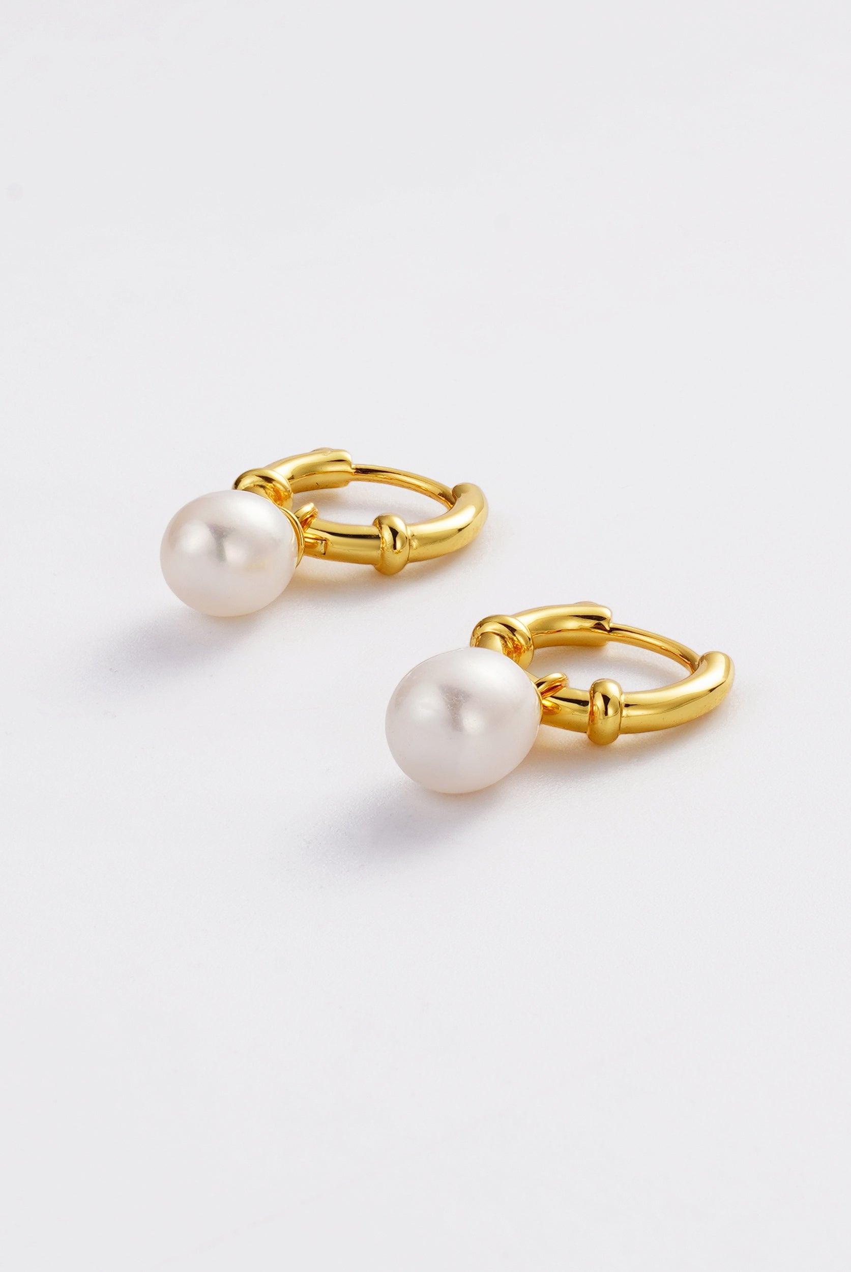 Tessa Pearl Hoop - Gold