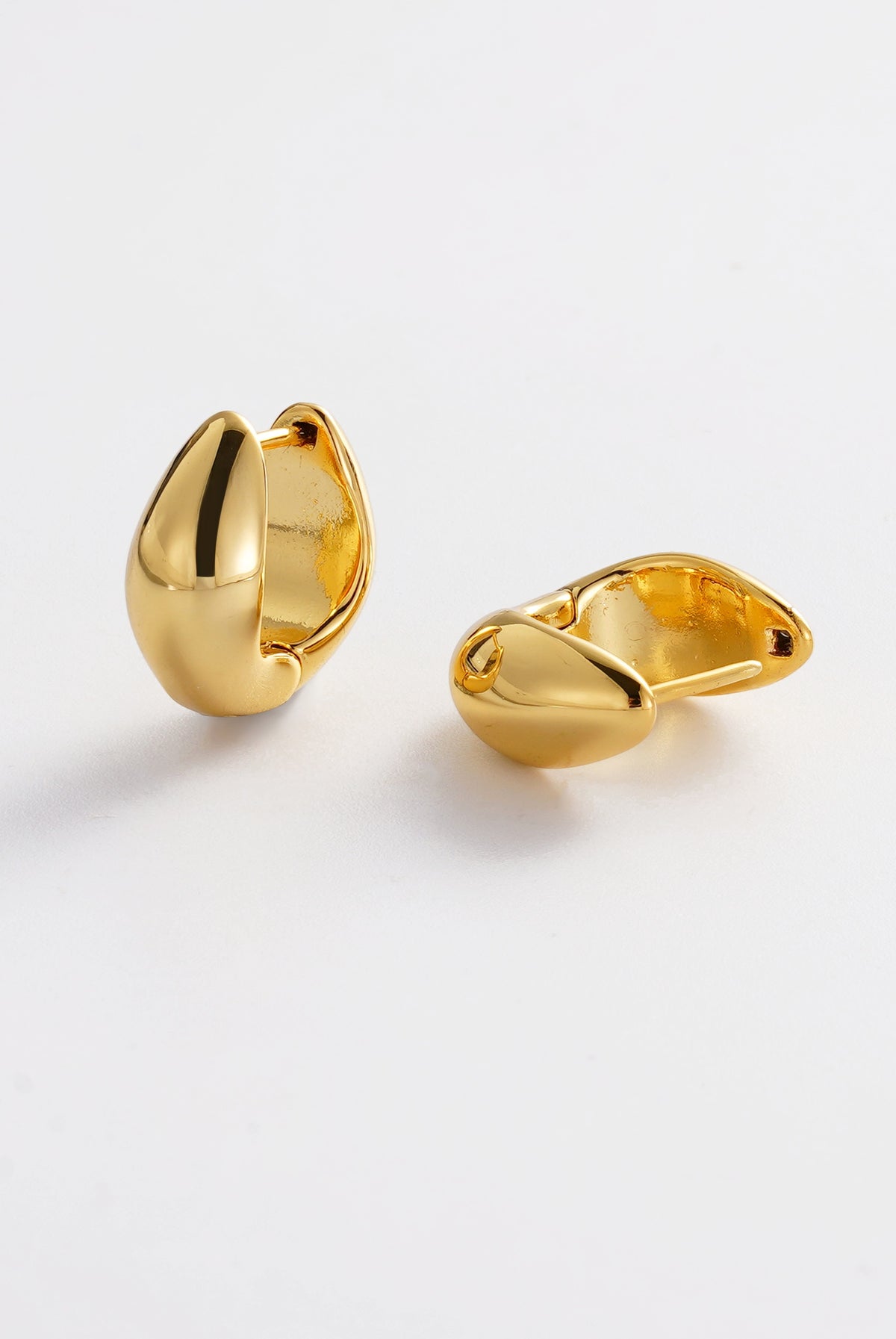 Gold Margot Hoop — Zafino Australia (3 of 4)