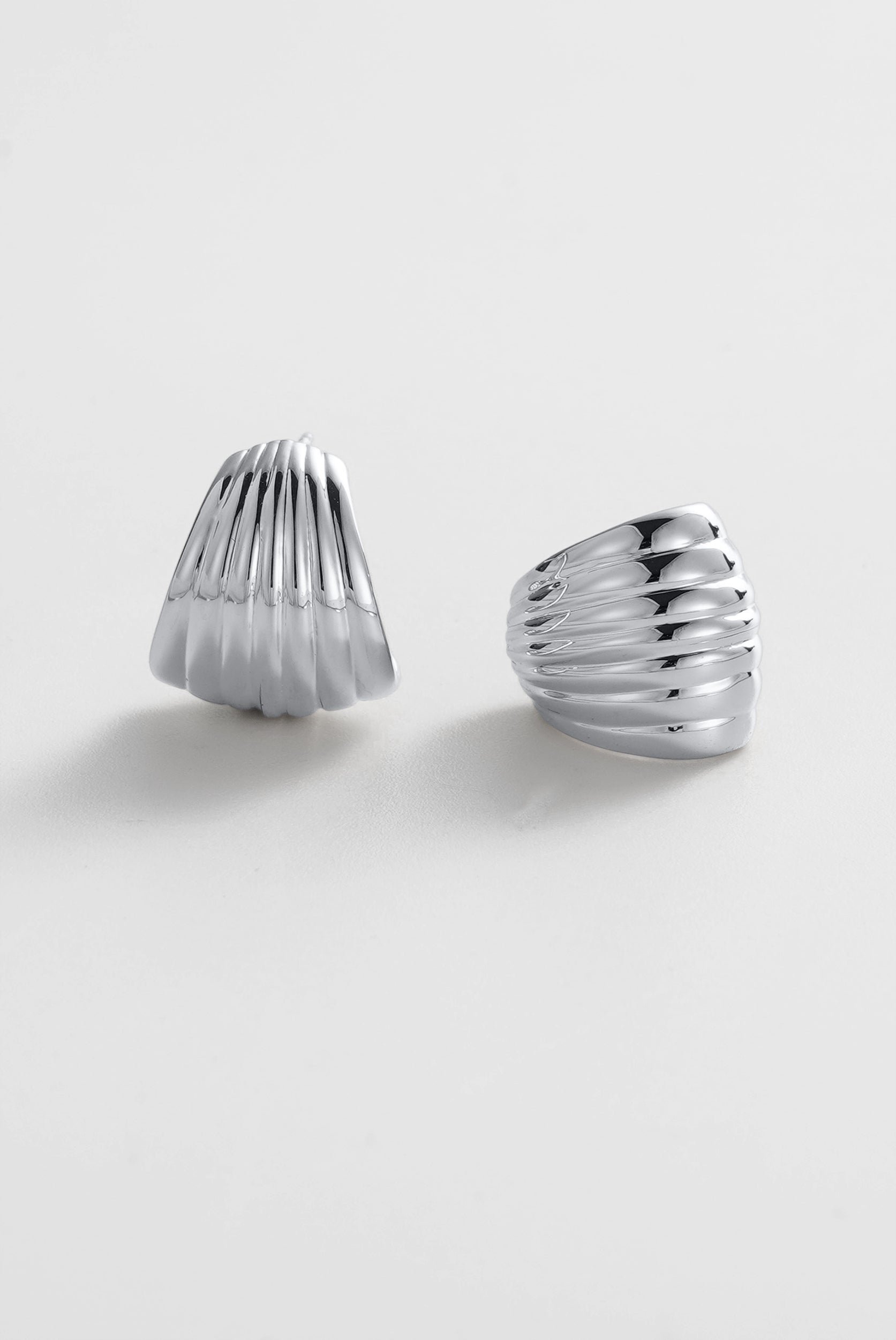 Sasha Hoop - Medium / Silver