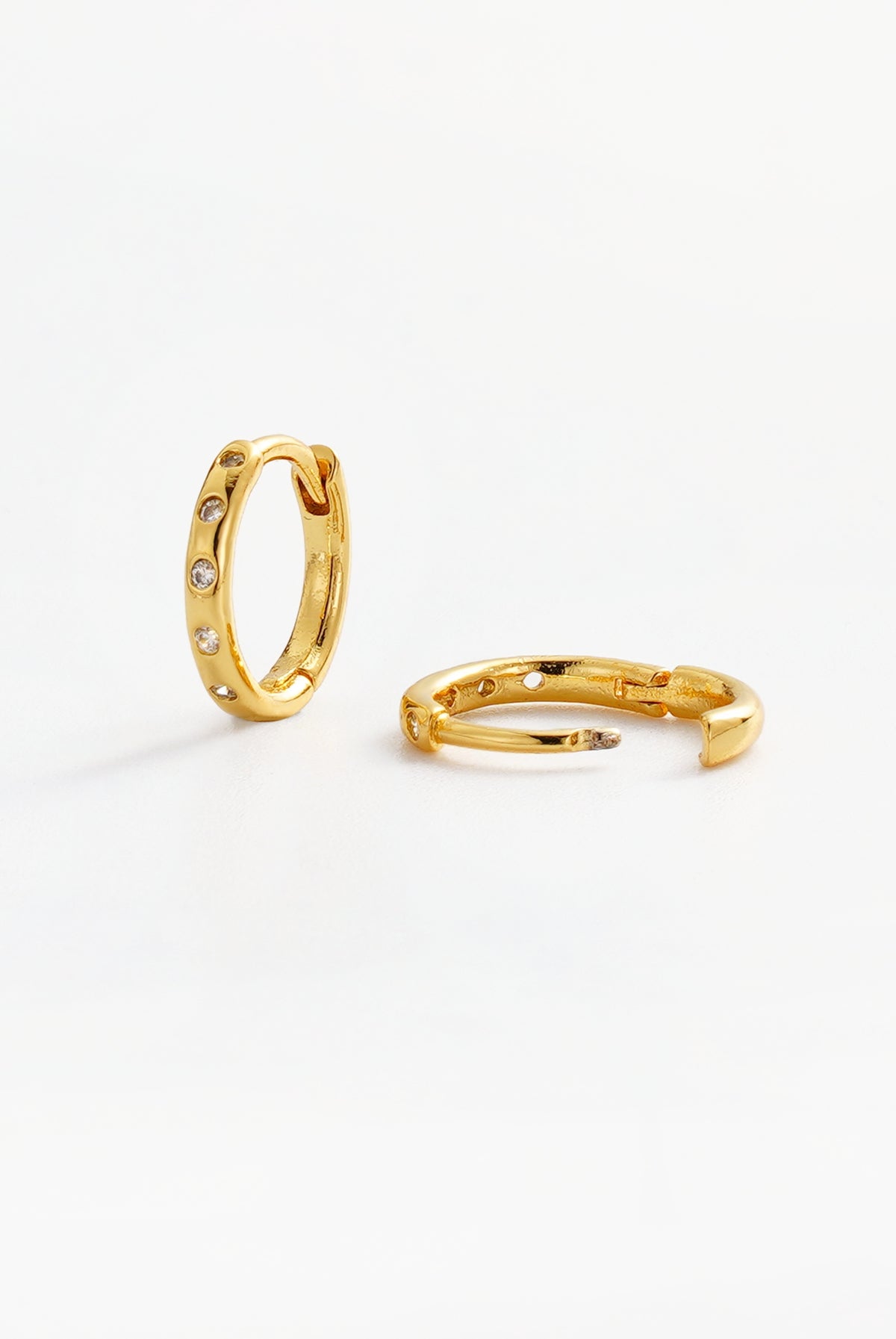 Gold Talia Huggie — Zafino Australia (4 of 4)
