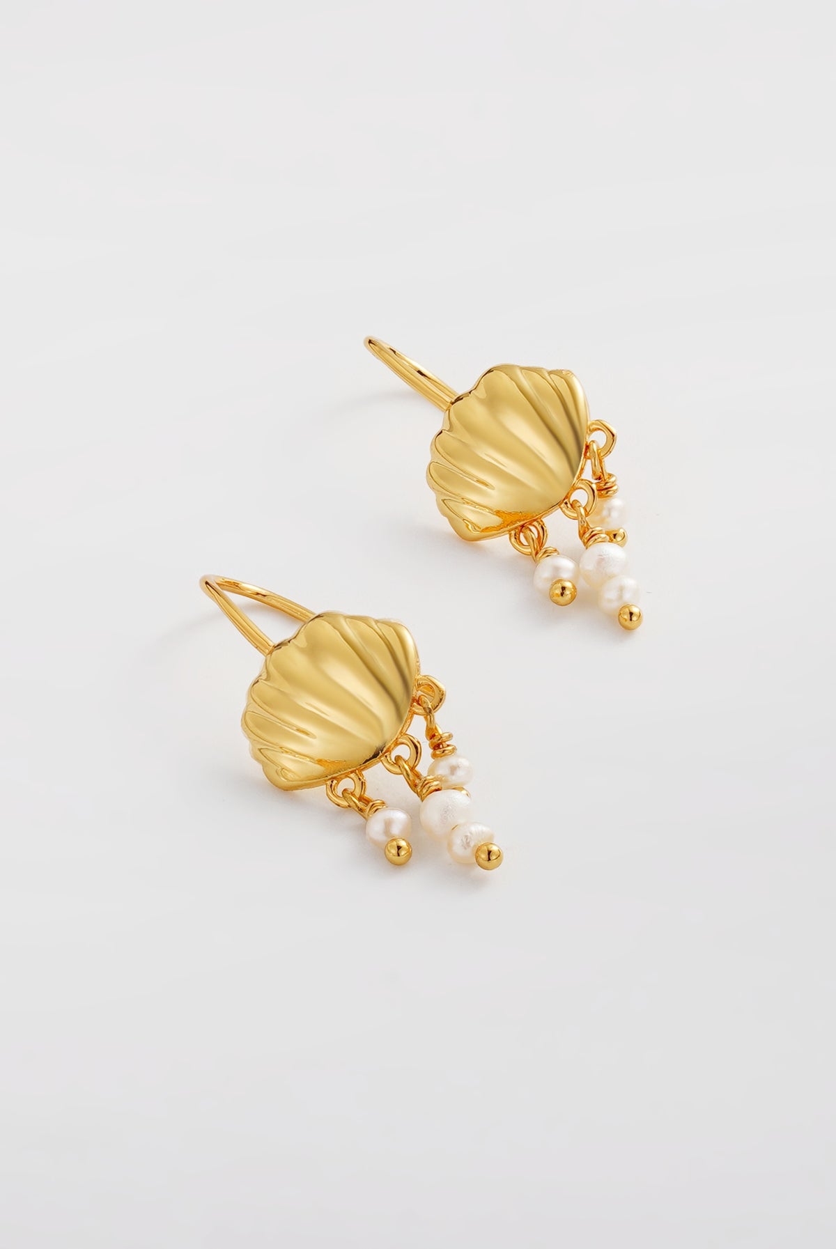 Goldie Hook Earring - Gold