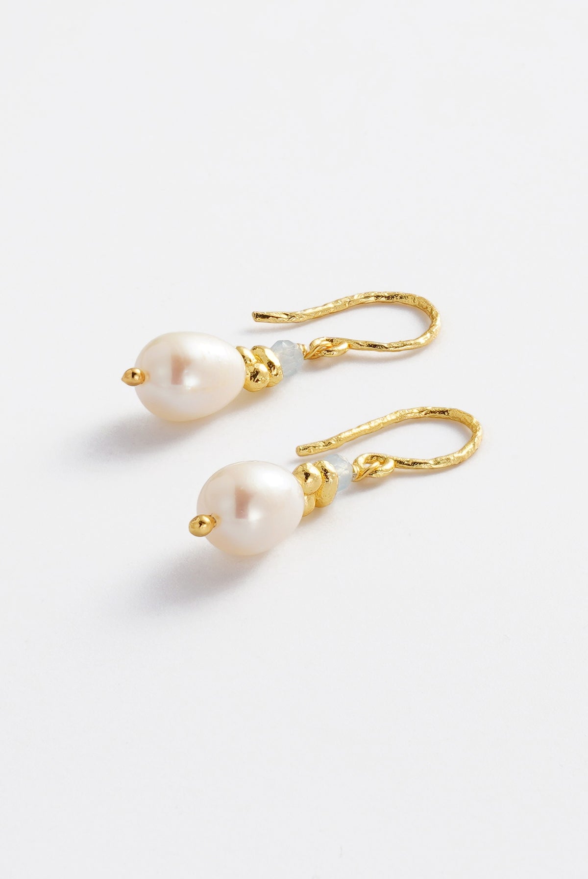 Naomi Hook Earring - Pearl