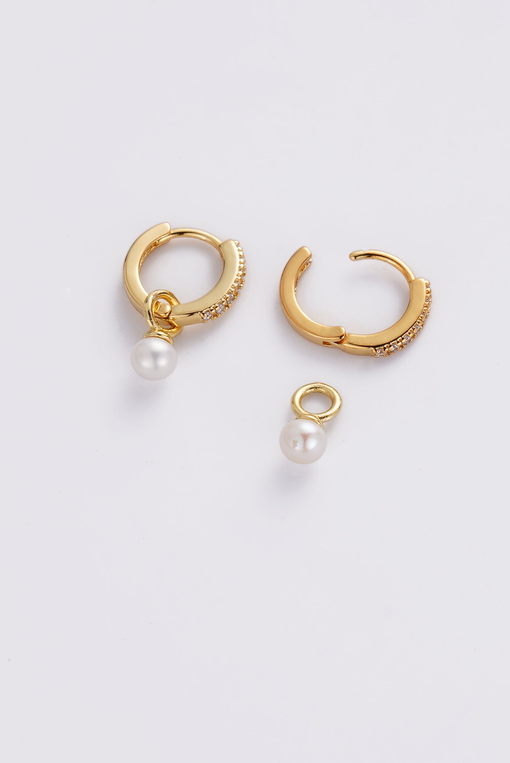 Gold Scarlette Hoop — Zafino Australia (3 of 3)
