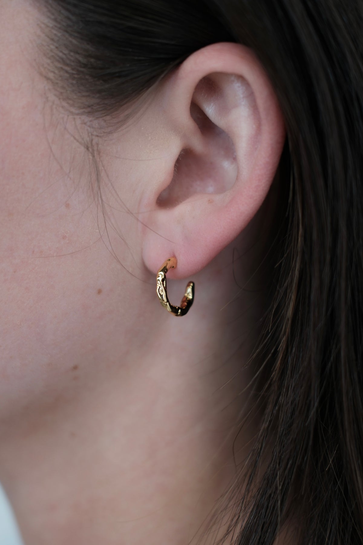 Alessia Hoop Small - Gold